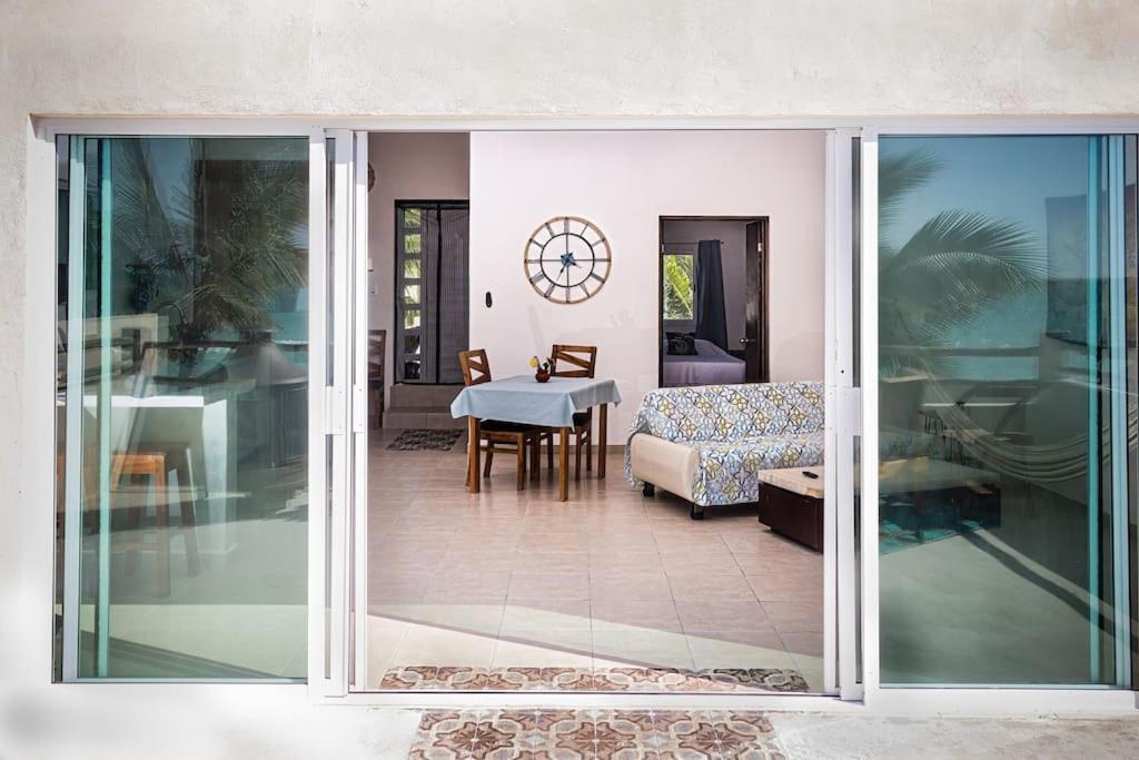Oceanfront Casita Coral Lägenhet Chelem Exteriör bild